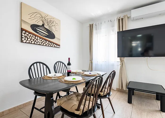 Apartment Family In The Centre Of *