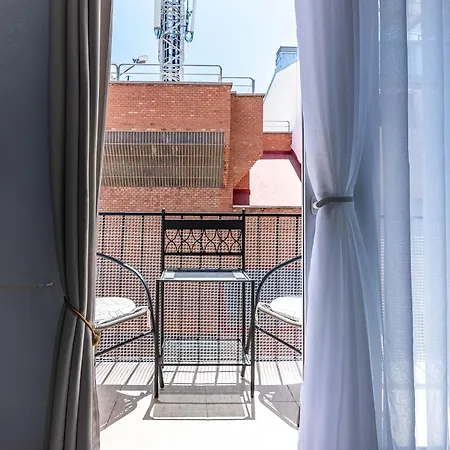 Family In The Centre Of Apartment Fuengirola