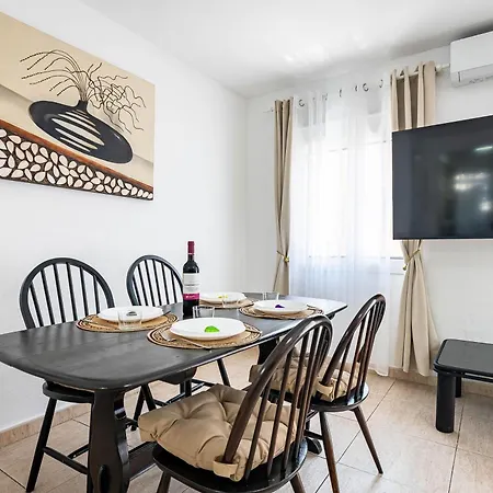 Apartment Family In The Centre Of *